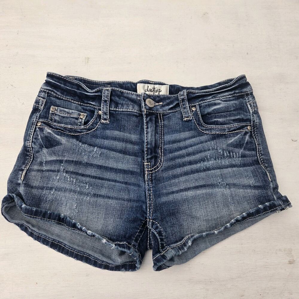 Daytrip Virgo Women's Distressed Denim Shorts Blue Size 29 Whiskers Thick Stitch